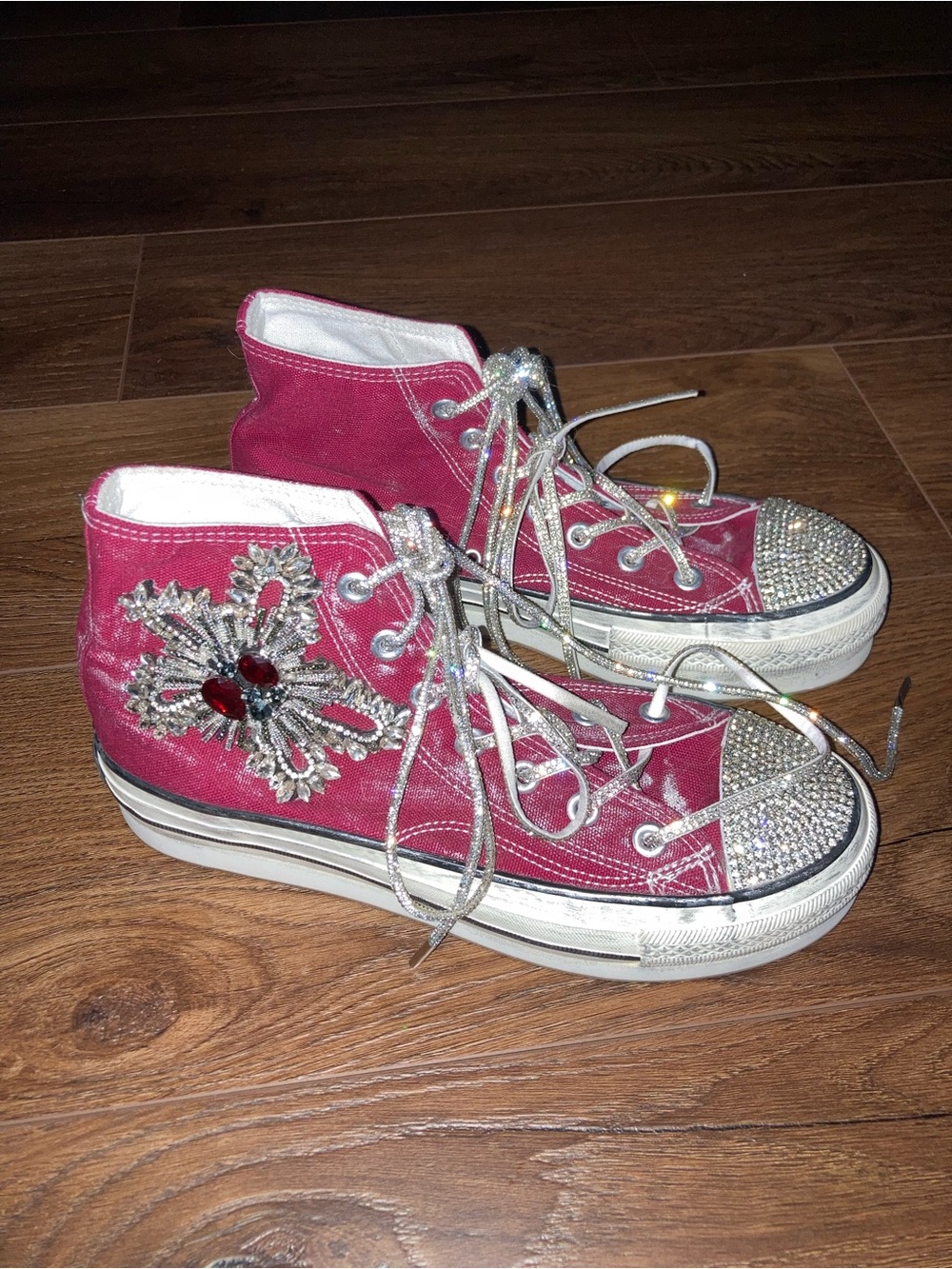 Nan-ku couture women’s sparkle rhinestone shimmer sneaker size 9.5